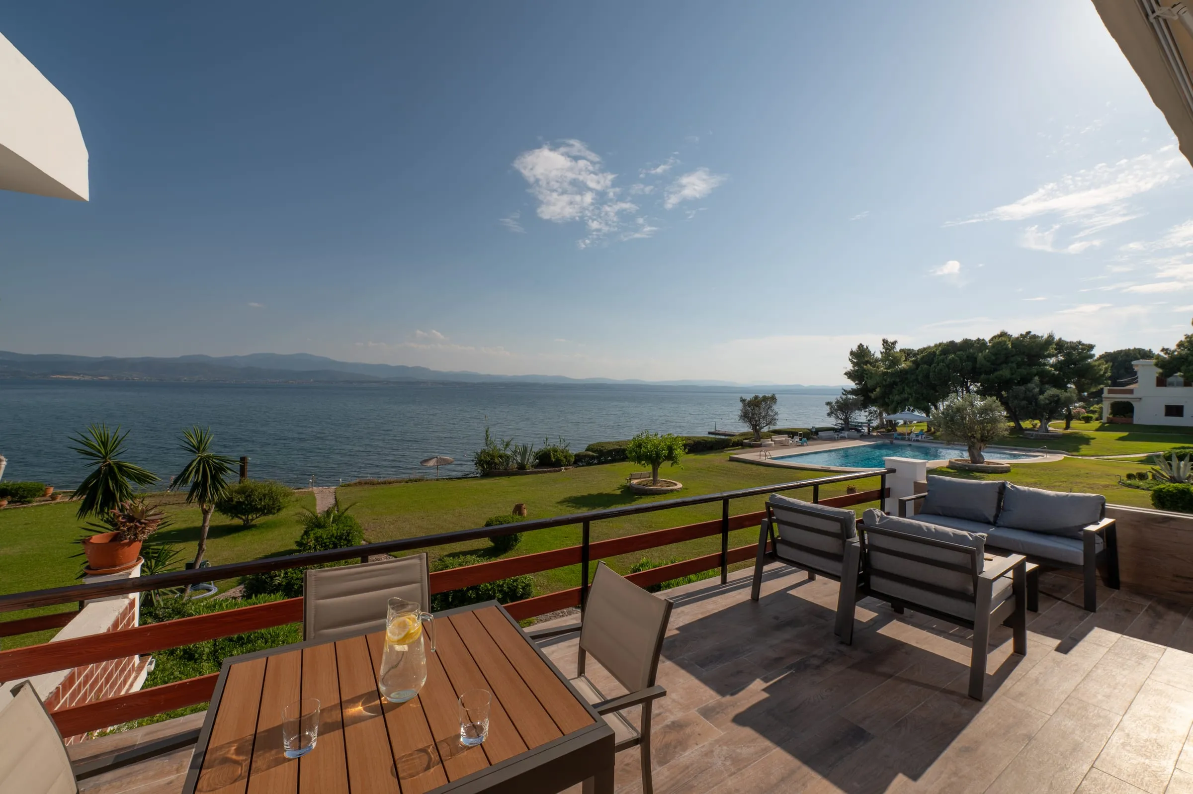Sea-view veranda